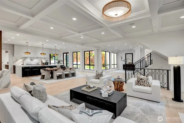 $15,980,000 | 2837 Evergreen Point Road, Medina, WA 98039