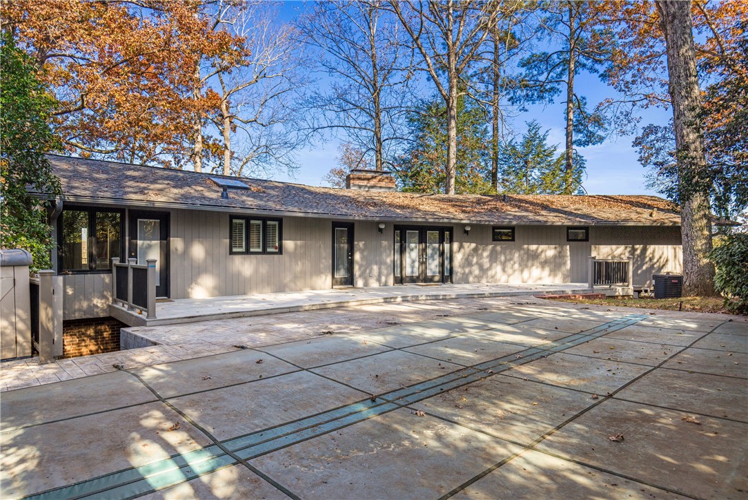 511 Shorecrest Drive Clemson, SC 29631 - Photo 3 of 50 covered pool