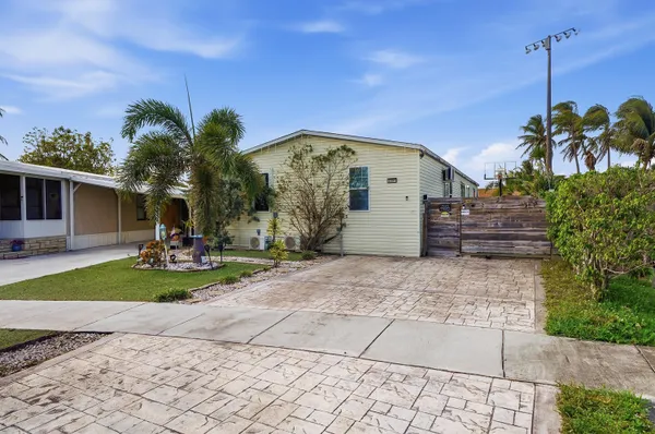 $500,000 | 5301 Southwest 29th Way, Fort Lauderdale, FL 33312