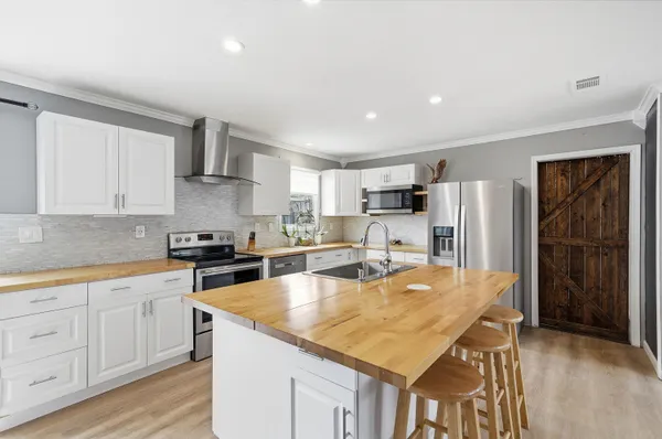 $500,000 | 5301 Southwest 29th Way, Fort Lauderdale, FL 33312