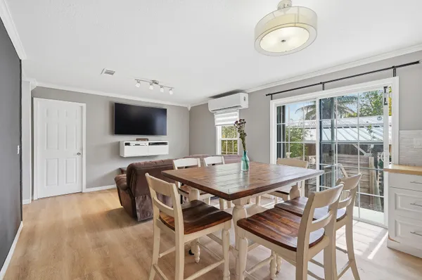 $500,000 | 5301 Southwest 29th Way, Fort Lauderdale, FL 33312