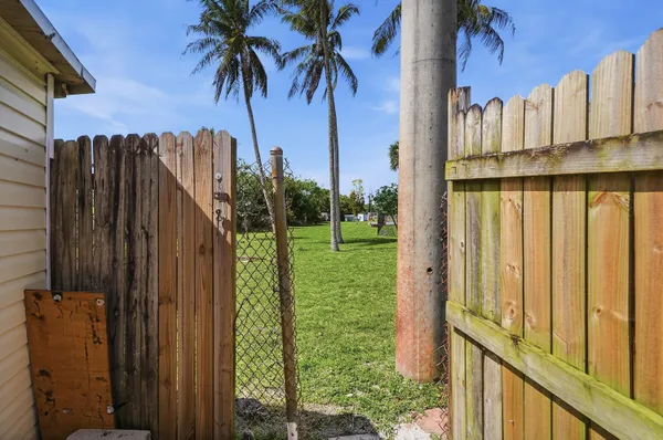 $500,000 | 5301 Southwest 29th Way, Fort Lauderdale, FL 33312