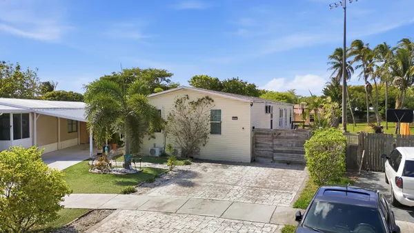 $500,000 | 5301 Southwest 29th Way, Fort Lauderdale, FL 33312