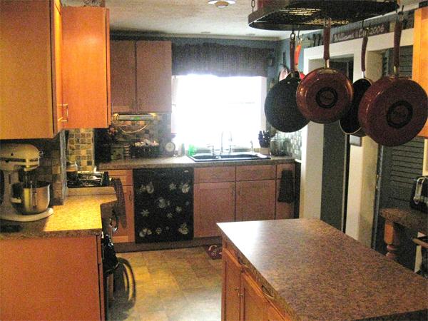132 Maple Street Warren, MA 01083 - Photo 4 of 27 Gallery Image 4
