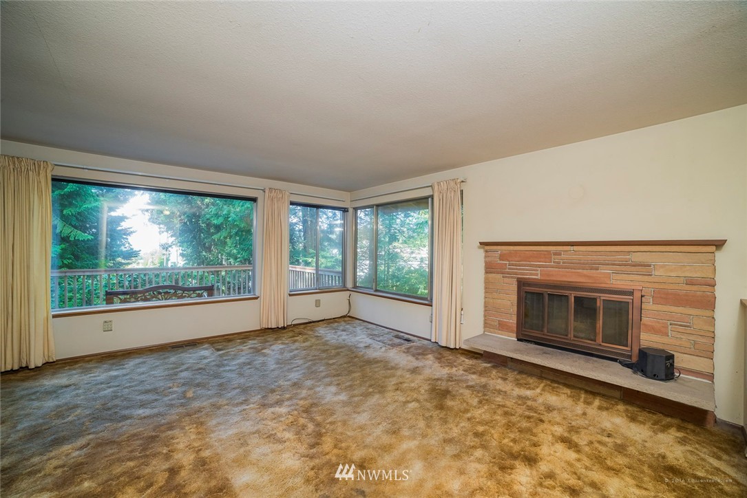 6130 Norma Beach Road Edmonds, WA 98026 - Photo 2 of 22 Gallery Image 2