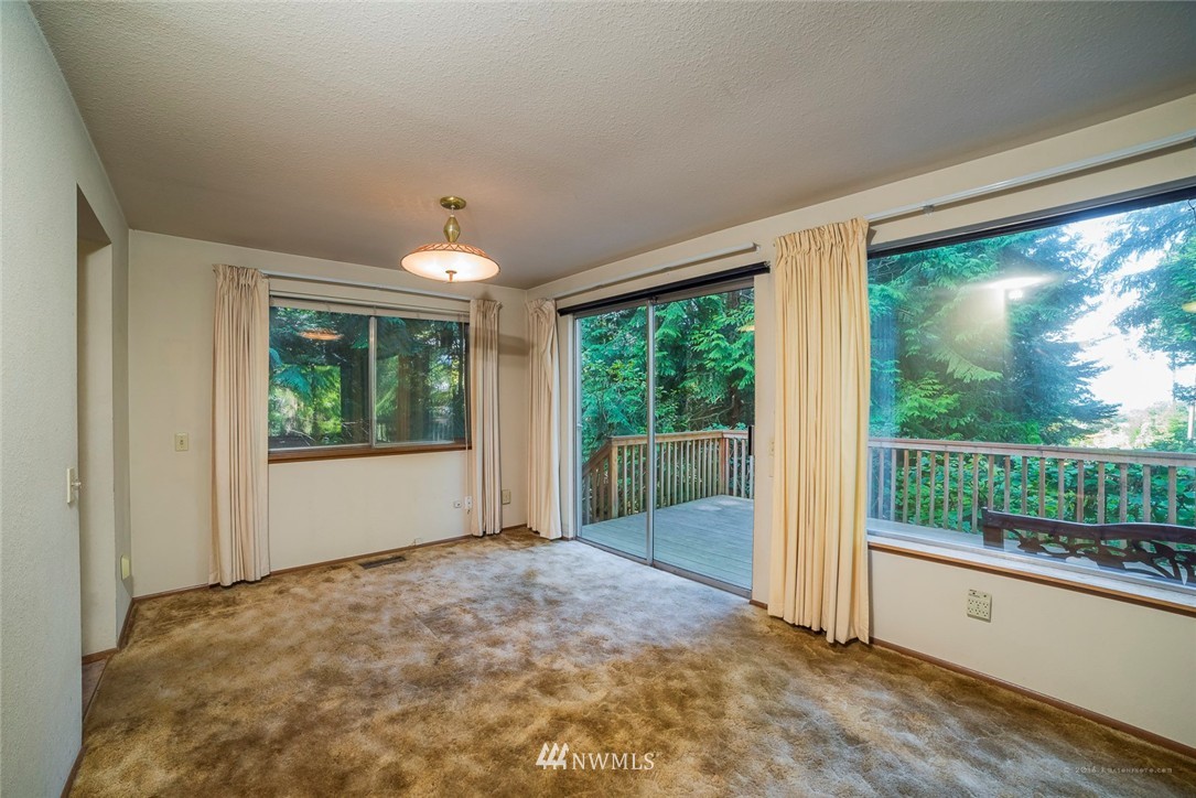 6130 Norma Beach Road Edmonds, WA 98026 - Photo 4 of 22 Gallery Image 4