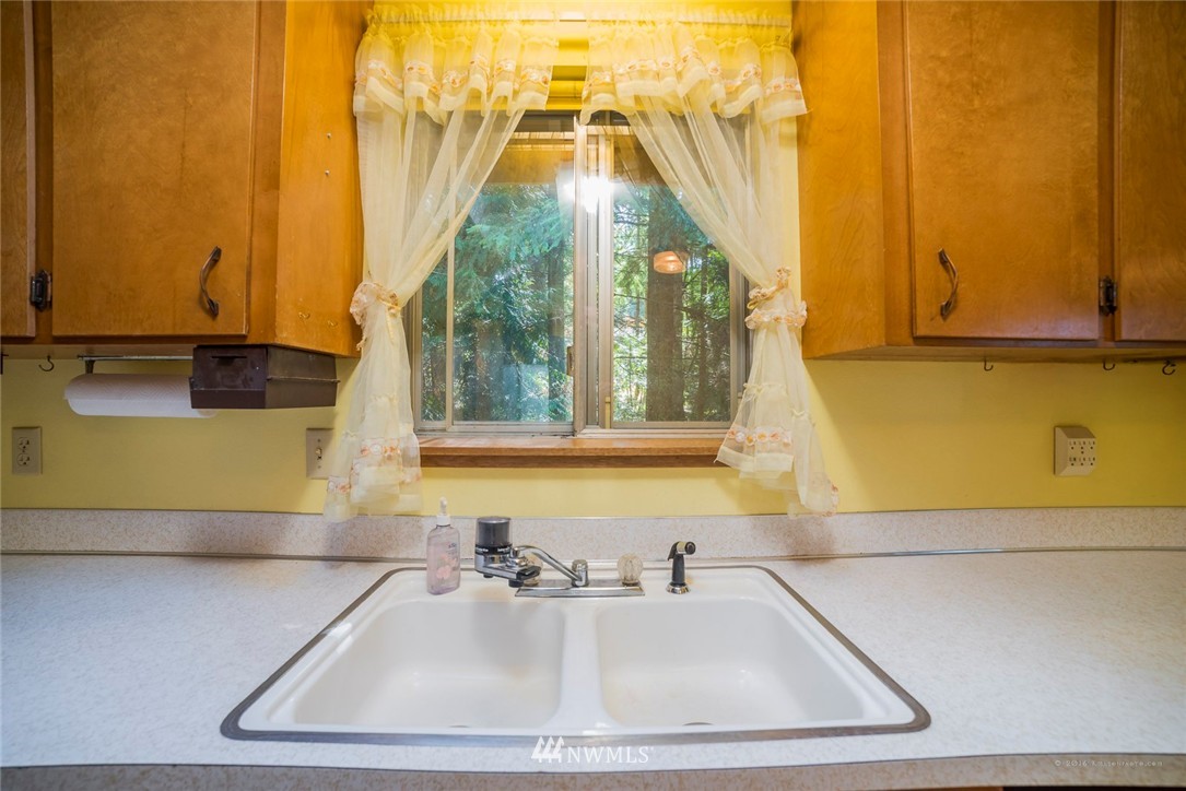 6130 Norma Beach Road Edmonds, WA 98026 - Photo 7 of 22 Gallery Image 7