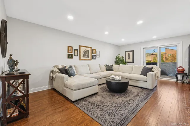 $789,000 | 56 Stonegate Drive | Grasmere