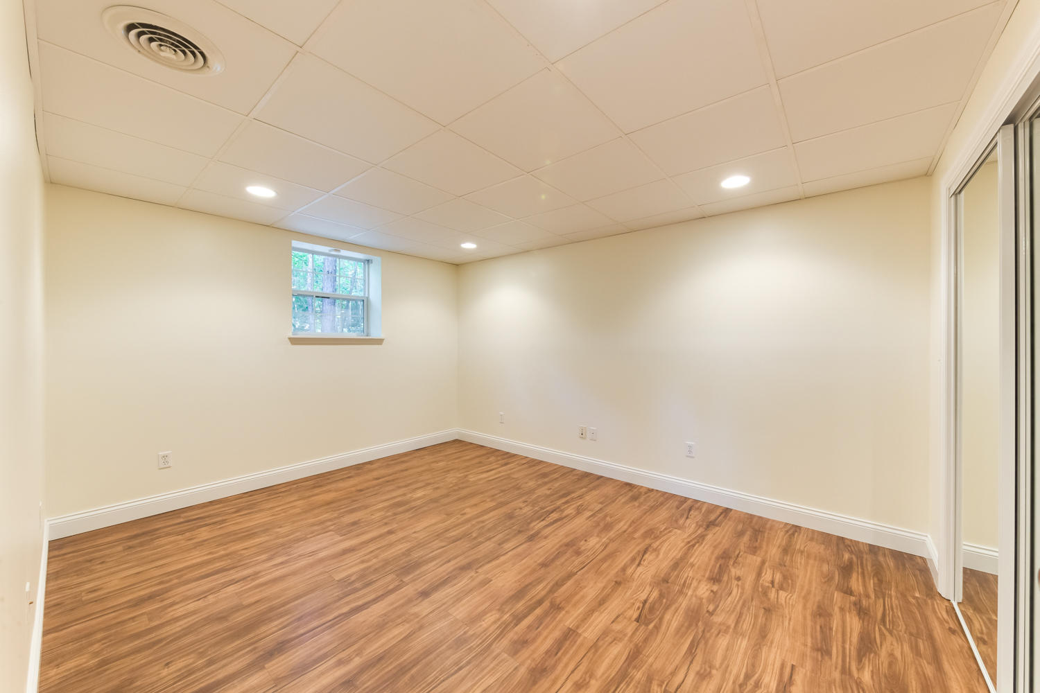 4530 McDonald Road Apison, TN 37302 - Photo 40 of 50 Basement Bedroom