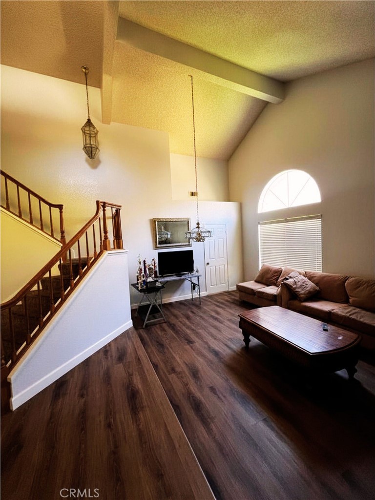 2391 Mangular Avenue Corona, CA 92882 - Photo 4 of 28