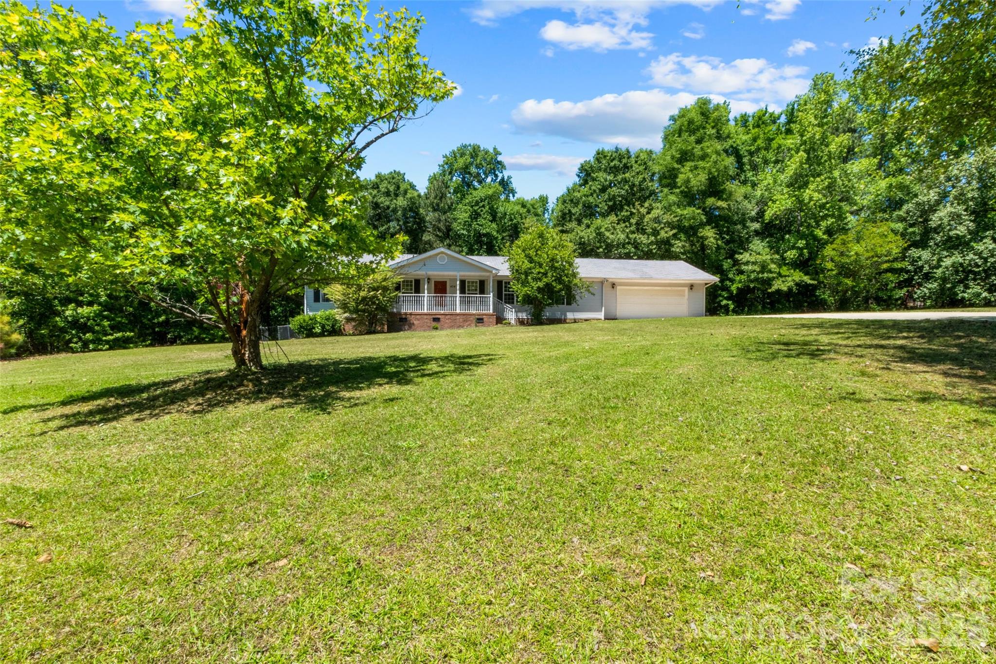 434 Rutledge Drive Catawba, SC 29704 - Photo 5 of 39 a house view with a garden space