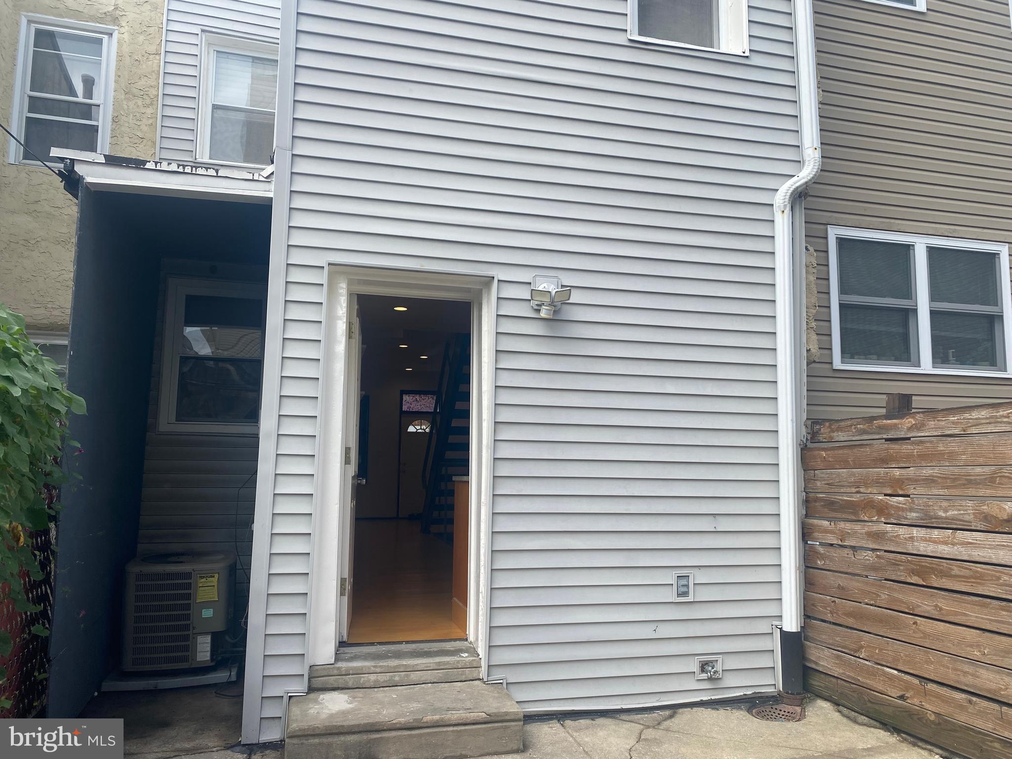 2641 Tulip Street Philadelphia, PA 19125 - Photo 33 of 37