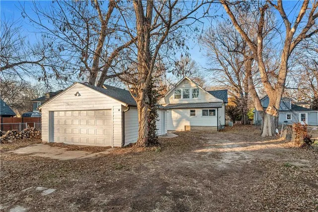 $379,950 | 419 Kearney Street, Manhattan, KS 66502
