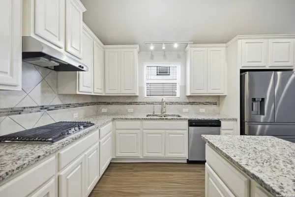 $2,200 | 6572 Mason Valley, Schertz, TX 78108