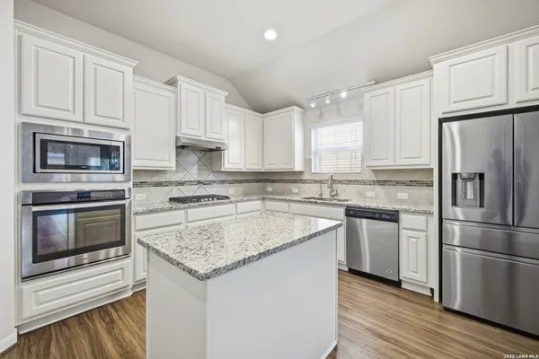 $2,200 | 6572 Mason Valley, Schertz, TX 78108