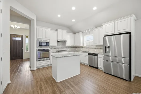 $2,200 | 6572 Mason Valley, Schertz, TX 78108