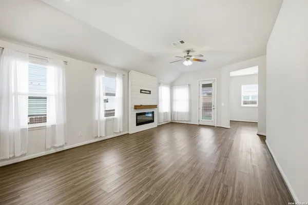 $2,200 | 6572 Mason Valley, Schertz, TX 78108