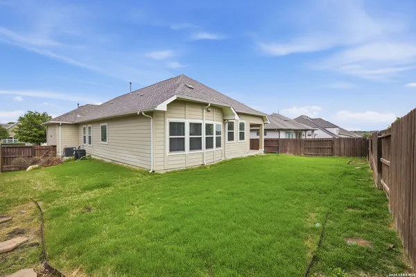 $2,200 | 6572 Mason Valley, Schertz, TX 78108