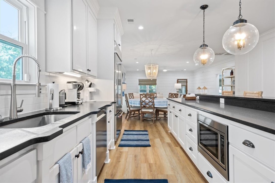 409 Kelsall Avenue St. Simons Island, GA 31522 - Photo 14 of 54