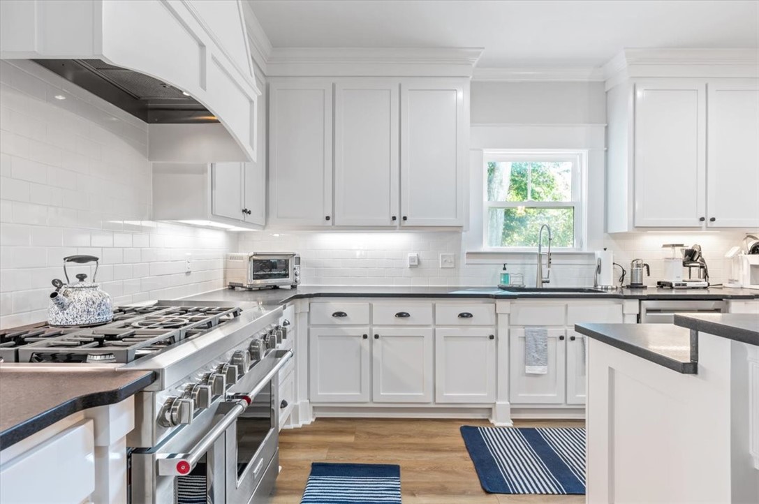 409 Kelsall Avenue St. Simons Island, GA 31522 - Photo 15 of 54