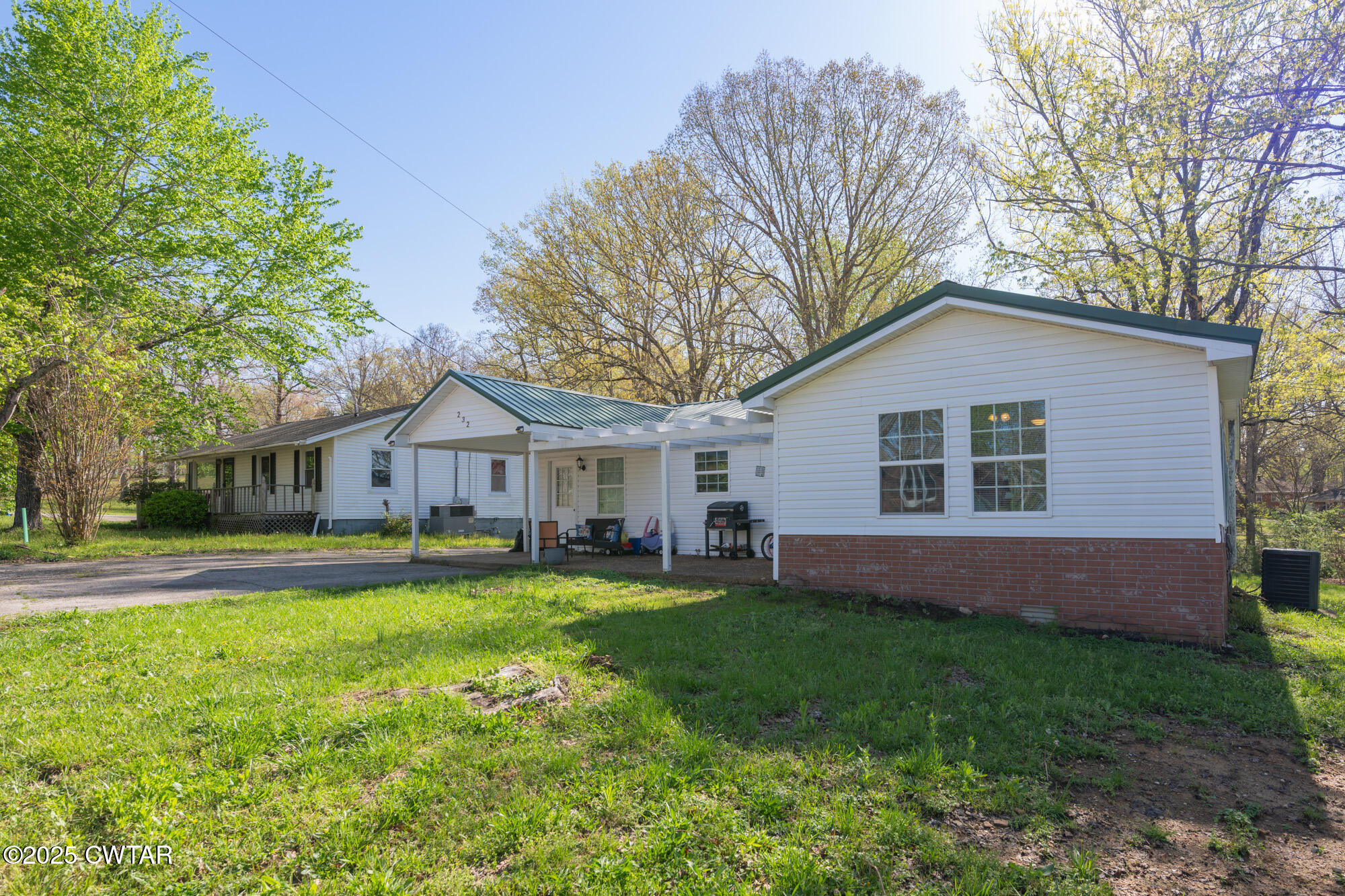 232 Camden Road Parsons, TN 38363 - Photo 2 of 21 DSC_2028