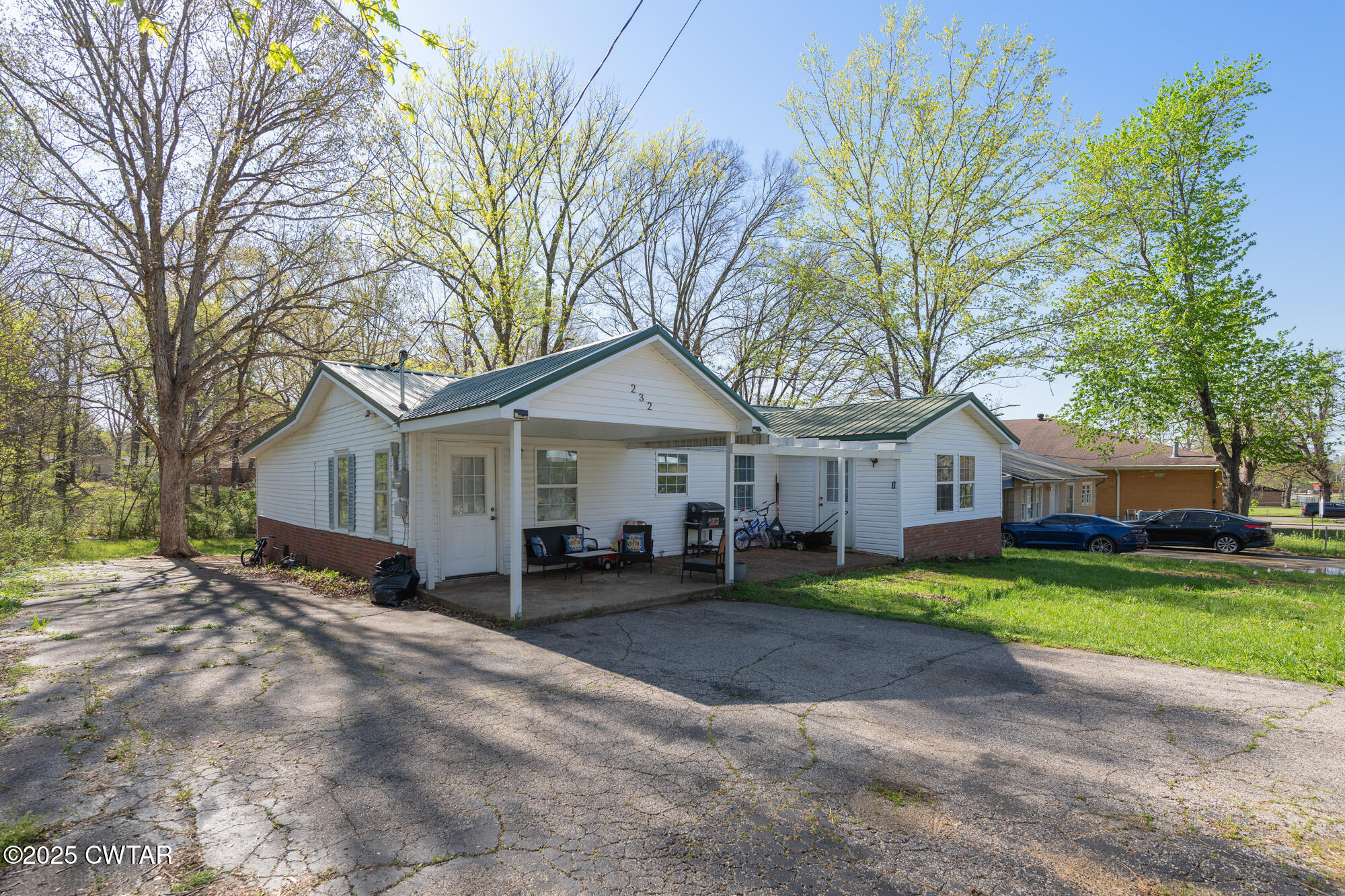 232 Camden Road Parsons, TN 38363 - Photo 3 of 21 DSC_2038