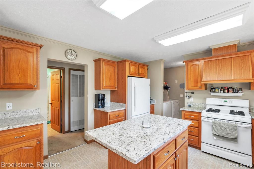 1508 Log Cabin Point Fenton, MI 48430 - Photo 13 of 33