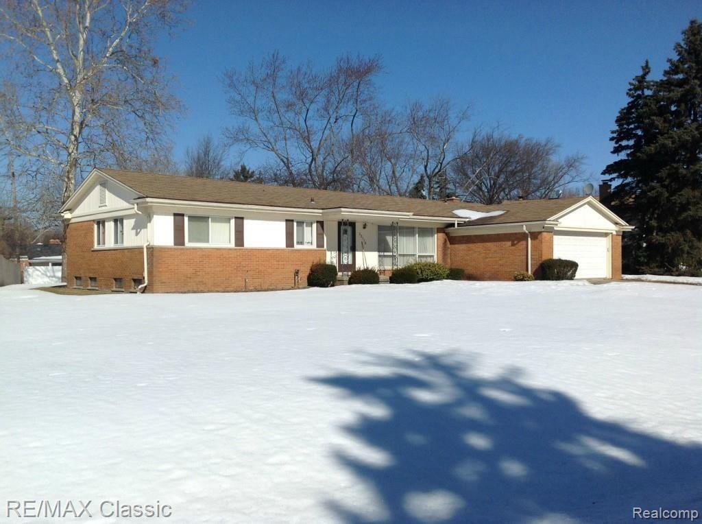 32176 Baintree Road Farmington, MI 48334 - Photo 40 of 41 CameraAwesomePhoto_39.jpg