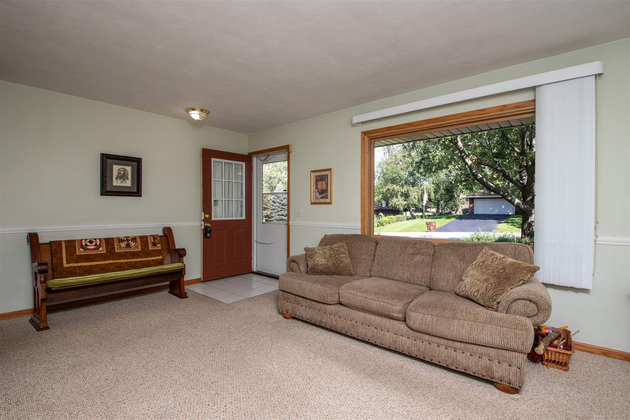 5809 Hillsbrough Road Rockford, IL 61109 - Photo 3 of 25 Gallery Image 3