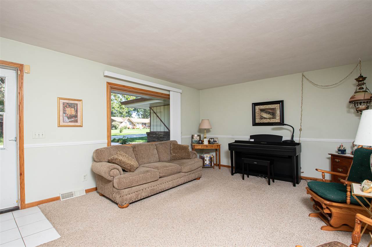 5809 Hillsbrough Road Rockford, IL 61109 - Photo 5 of 25 Gallery Image 5