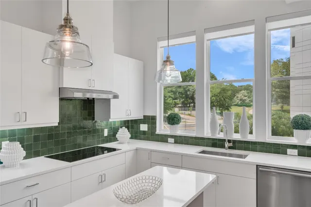 $699,000 | 2505 Bluebonnet Lane, Unit 5, Austin, TX 78704