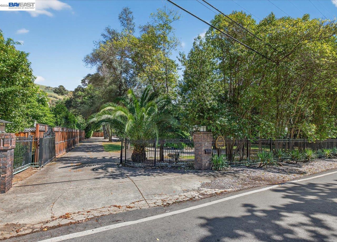 227 Kilkare Road Sunol, CA 94586 - Photo 4 of 60