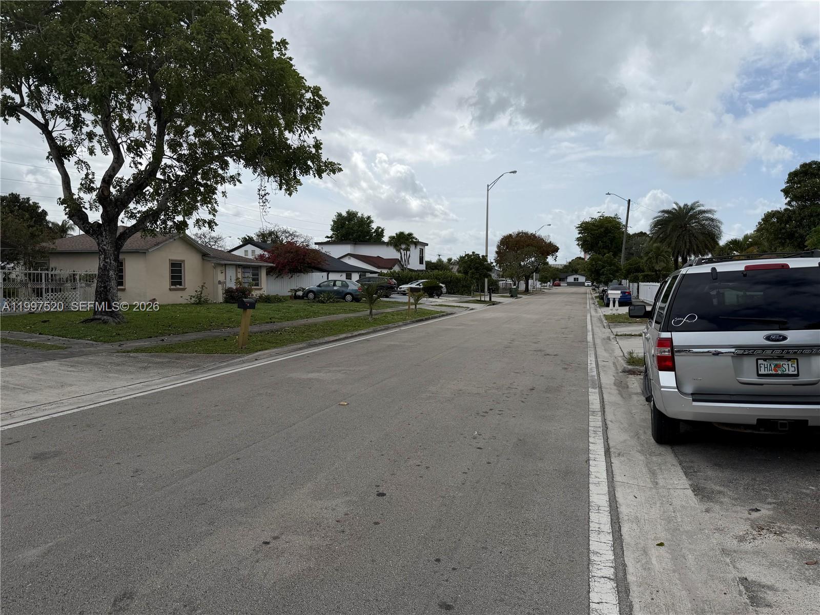 671 Northeast 1st Place Hialeah, FL 33010 - Photo 5 of 22