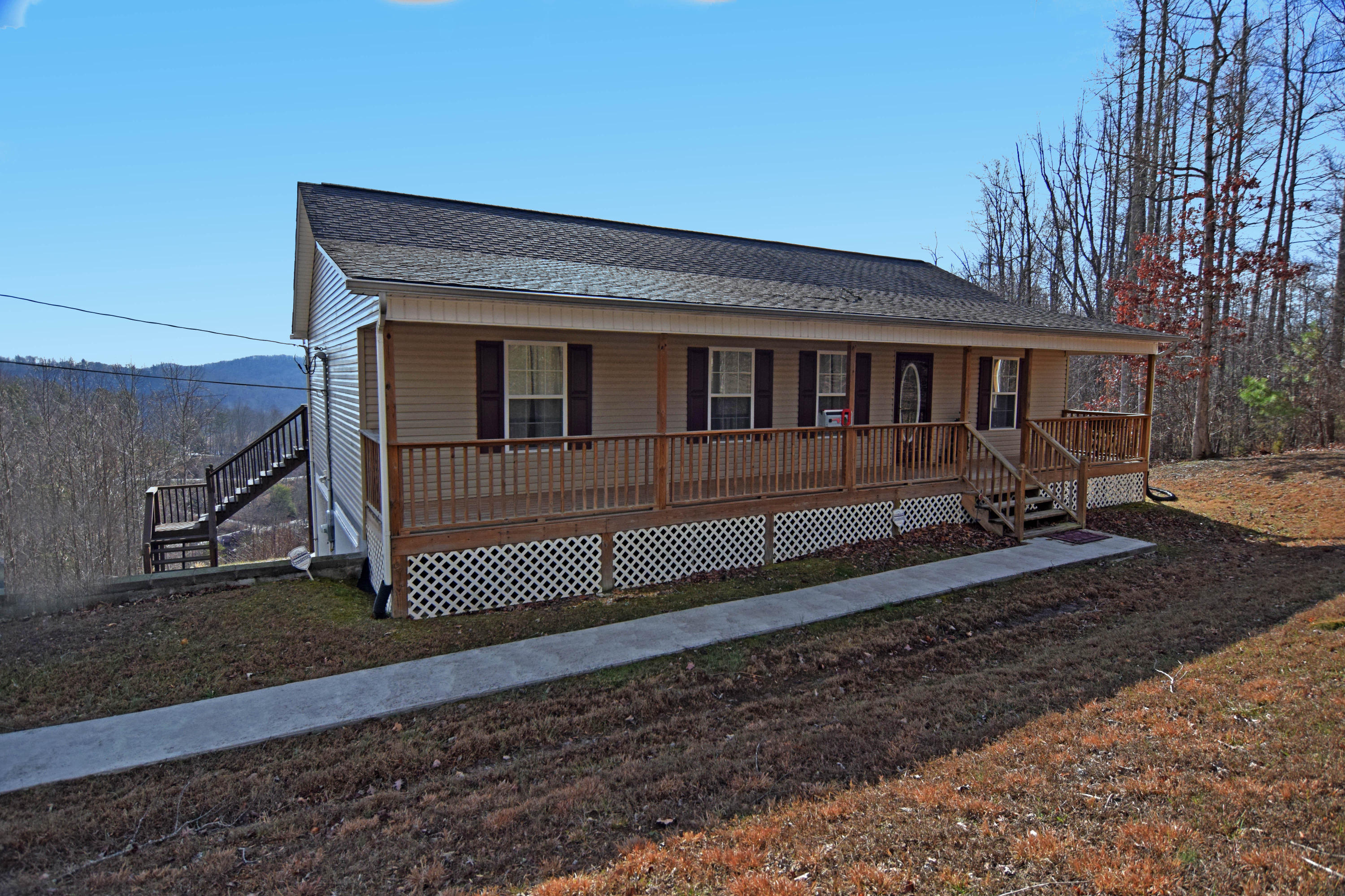 1452 Ridge Road Caryville, TN 37714 - Photo 1 of 8 FrontView