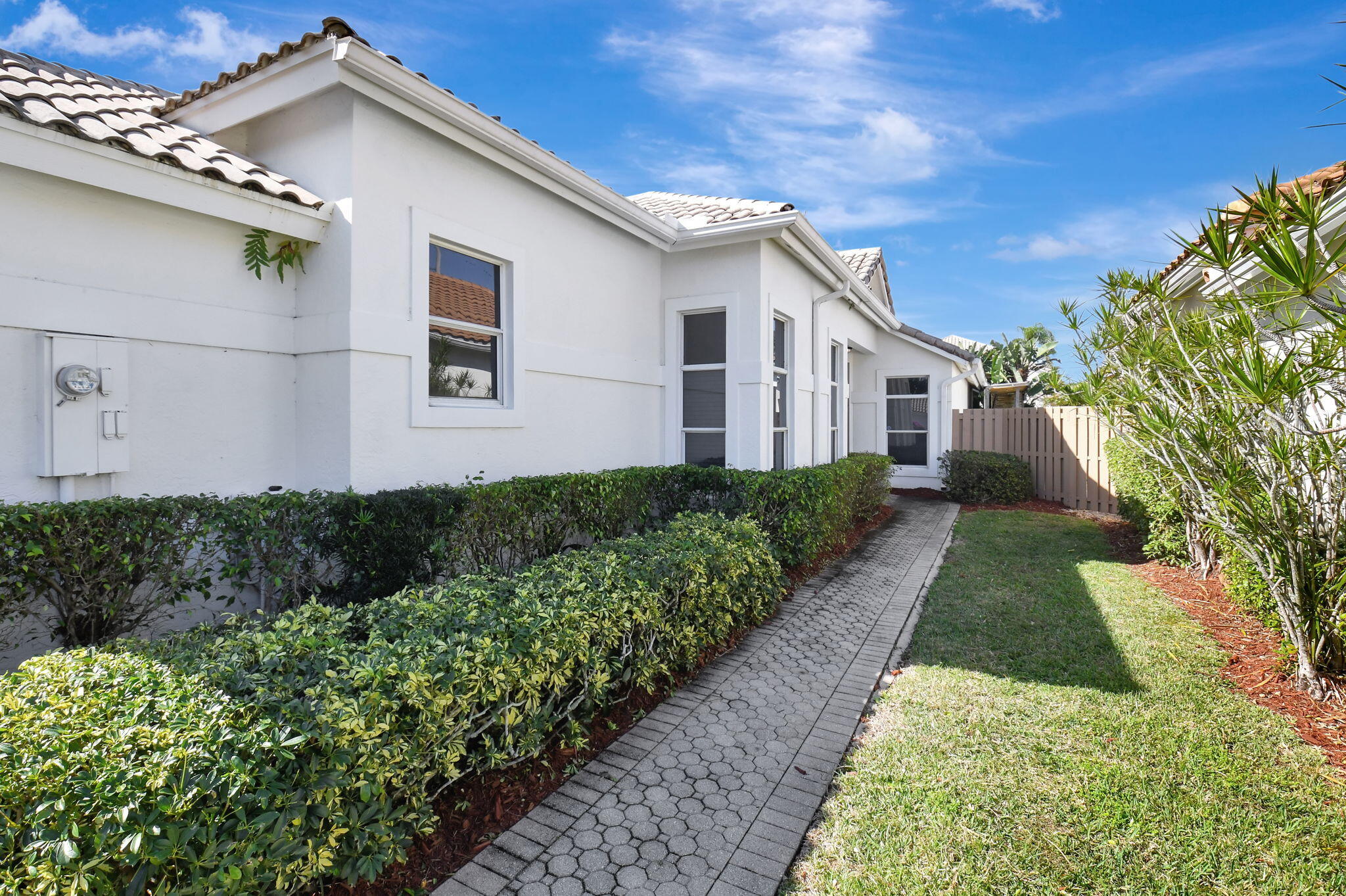 6675 Northwest 25th Terrace Boca Raton, FL 33496 - Photo 3 of 43 3-web-or-mls-DSC_4941