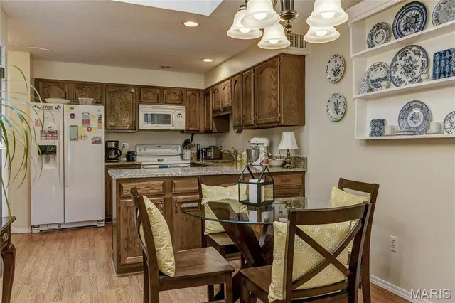 $2,200 | 1940 Meadowtree Lane, Unit 1, Kirkwood, MO 63122