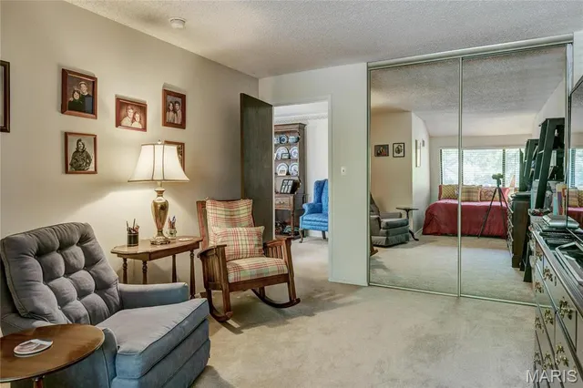 $2,200 | 1940 Meadowtree Lane, Unit 1, Kirkwood, MO 63122