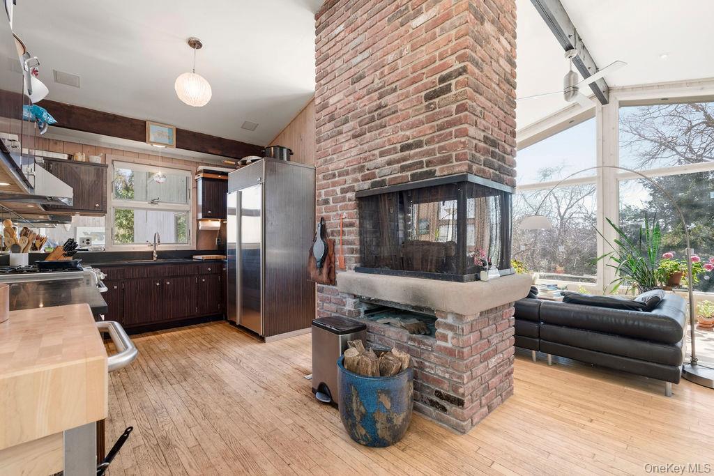 27 Atterbury Road Southampton, NY 11968 - Photo 4 of 29