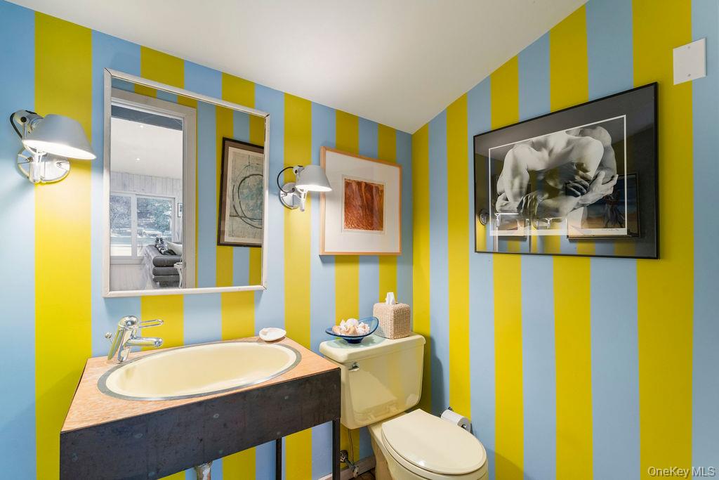 27 Atterbury Road Southampton, NY 11968 - Photo 6 of 29