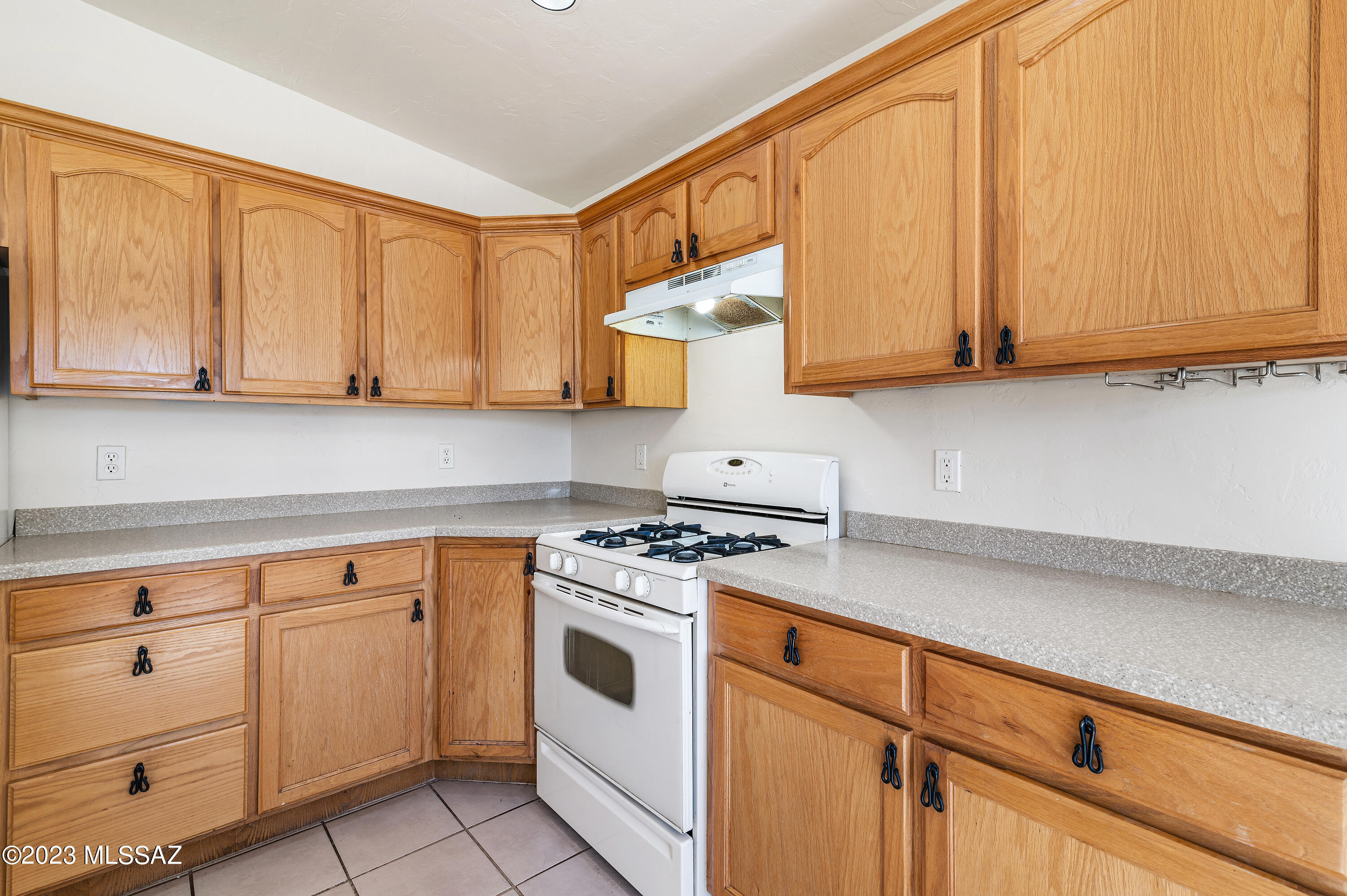 1624 Canta Court Rio Rico, AZ 85648 - Photo 14 of 41