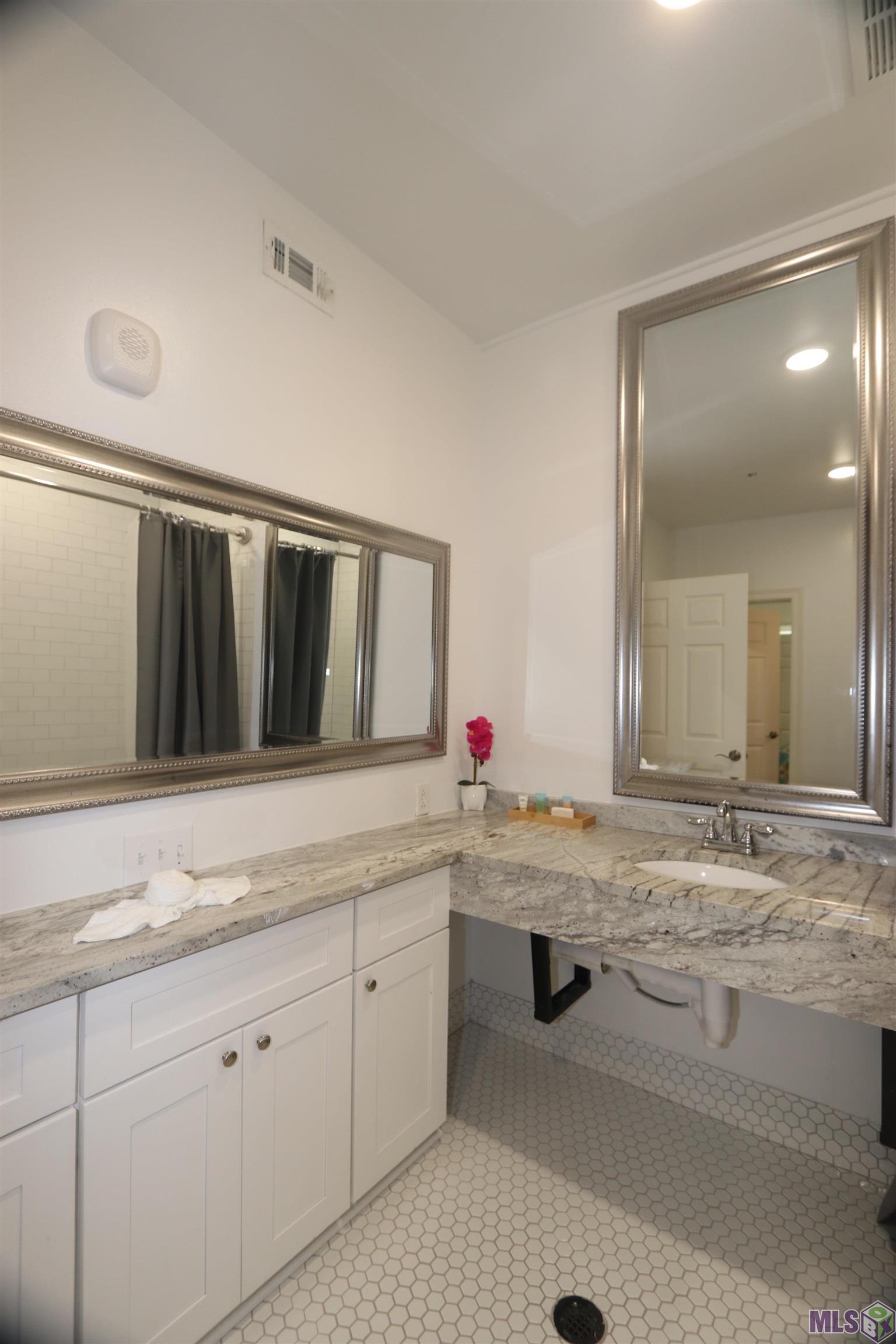 120 Carmen Lane, Unit 28 Grand Isle, LA 70358 - Photo 15 of 24