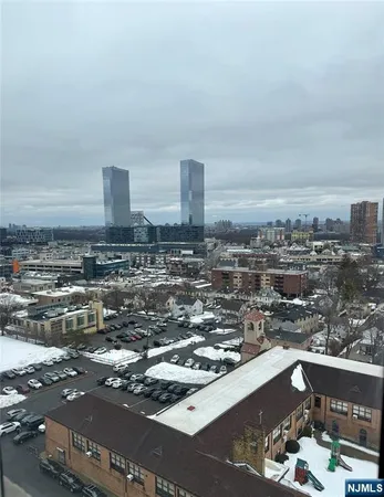 $2,600 | 1590 Anderson Avenue, Unit 16F, Fort Lee, NJ 07024