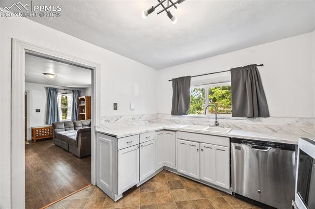 802 Alexander Road Colorado Springs, CO 80909 - Photo 5 of 26 Gallery Image 5