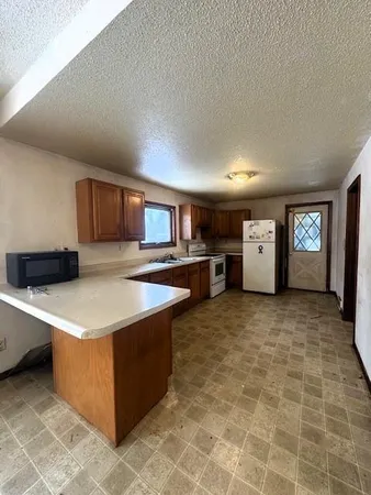 $75,000 | 623 East Adams Avenue, Mahnomen, MN 56557