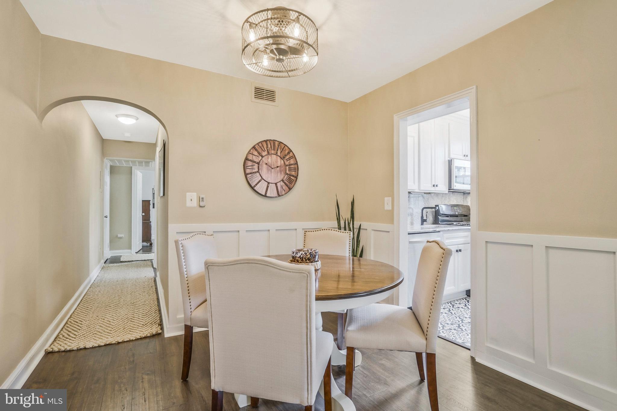 22 South Old Glebe Road, Unit 102D Arlington, VA 22204 - Photo 13 of 30 Dining Room