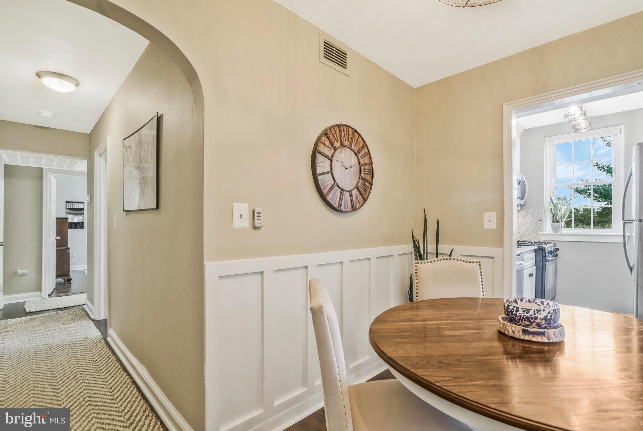 22 South Old Glebe Road, Unit 102D Arlington, VA 22204 - Photo 15 of 30 Dining Room