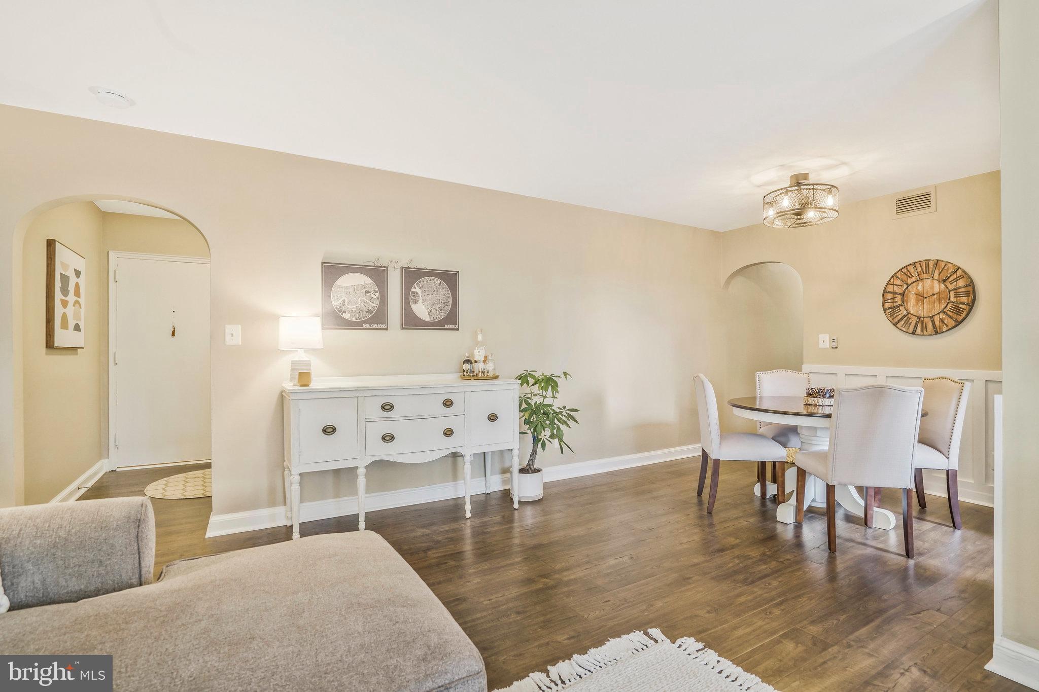 22 South Old Glebe Road, Unit 102D Arlington, VA 22204 - Photo 6 of 30 Bright and Light-Filled Living Spaces