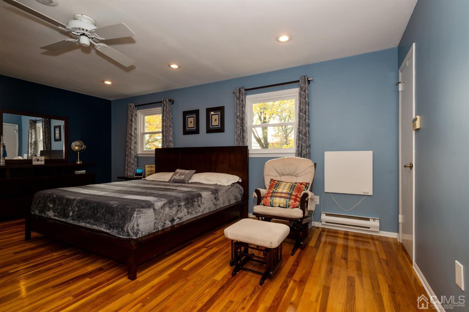37 Lynnwood Road Edison, NJ 08820 - Photo 12 of 20 a bedroom with a bed and window