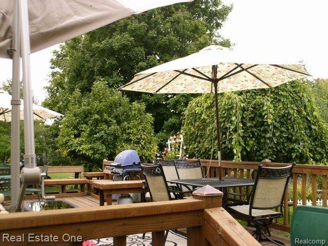 1541 Grandview Drive Rochester, MI 48306 - Photo 25 of 25 Deck 2