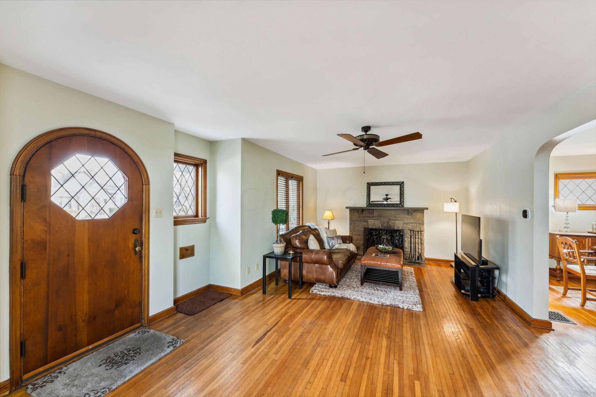 771 Vernon Road Columbus, OH 43209 - Photo 6 of 52 Entry